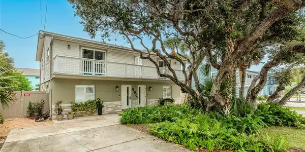 906 MAPLE STREET
