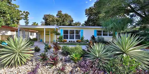 213 ESSEX DRIVE