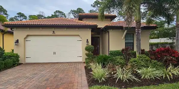 1008 BRADBERRY DRIVE