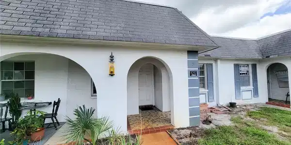 4242 REDCLIFF