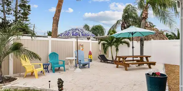 745 SUNSET COVE