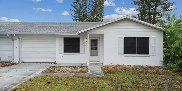 21 KINGFISHER LANE