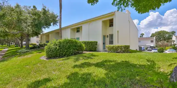 4513 W LA VILLA LANE