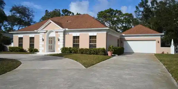 16 GOLF VIEW DRIVE