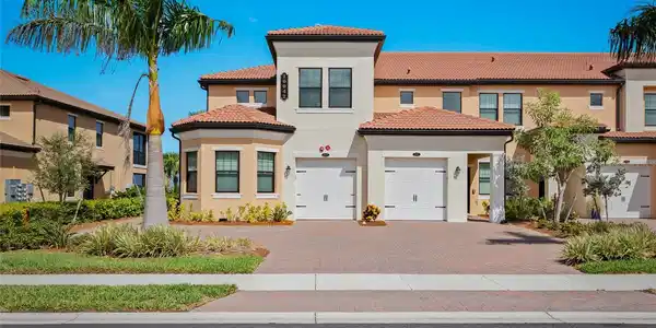 10042 CROOKED CREEK DRIVE