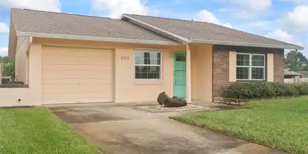 909 EGRET COURT