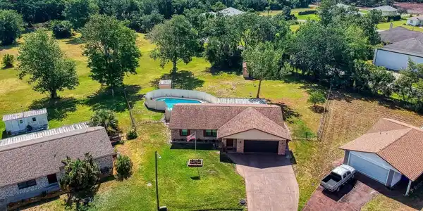 302 Wildwood DRIVE