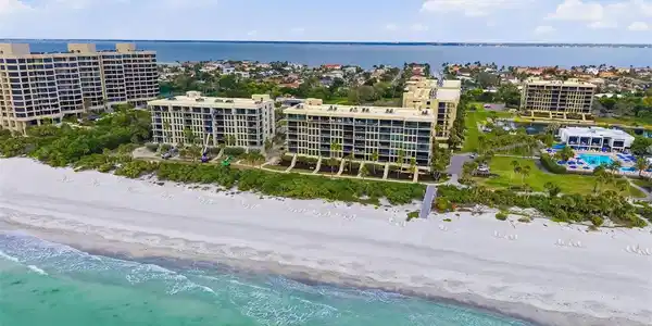 1135 GULF OF MEXICO DRIVE
