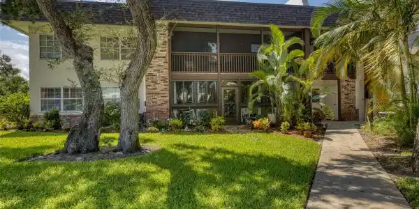 3800 Saxon DRIVE