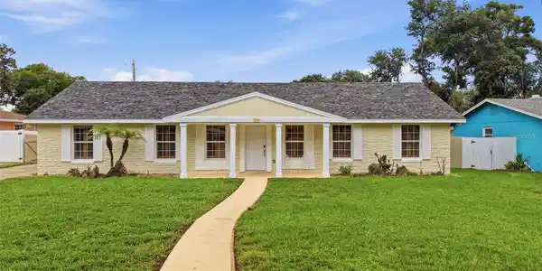59 CRESTWOOD CIRCLE