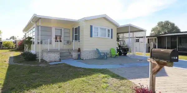 114 W SAINT JOHNS WAY