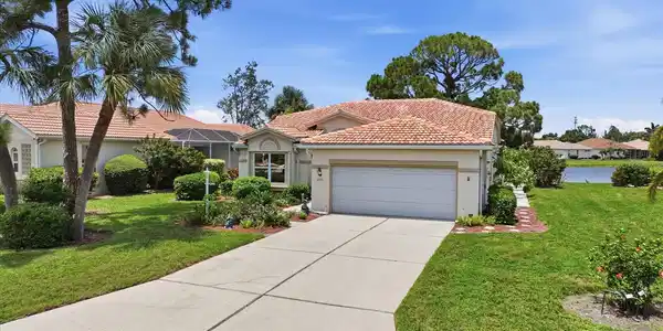 6724 GREENVIEW LANE