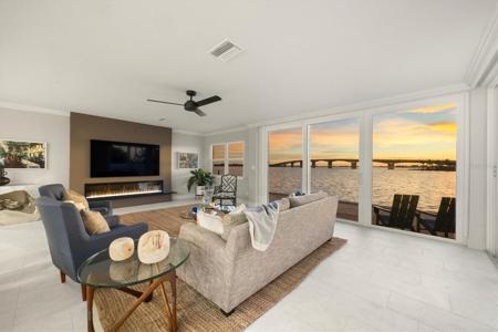 226 GOLDEN GATE POINT