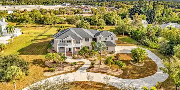 5595 RIVERSIDE DRIVE