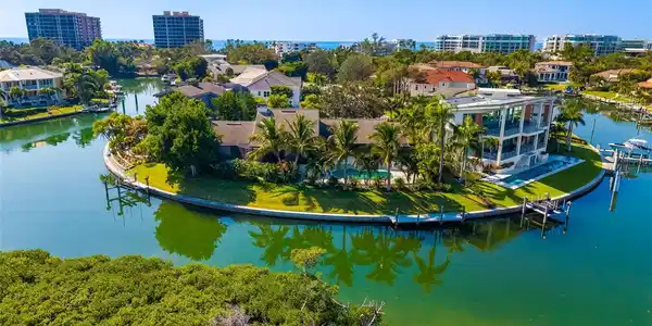 560 HARBOR COVE CIRCLE