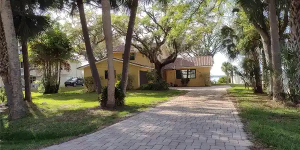 608 SHORE DRIVE E