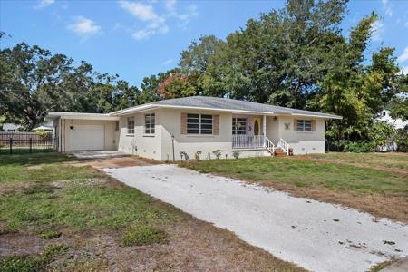 706 33RD STREET COURT W