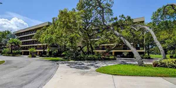 1934 GOLFVIEW DRIVE