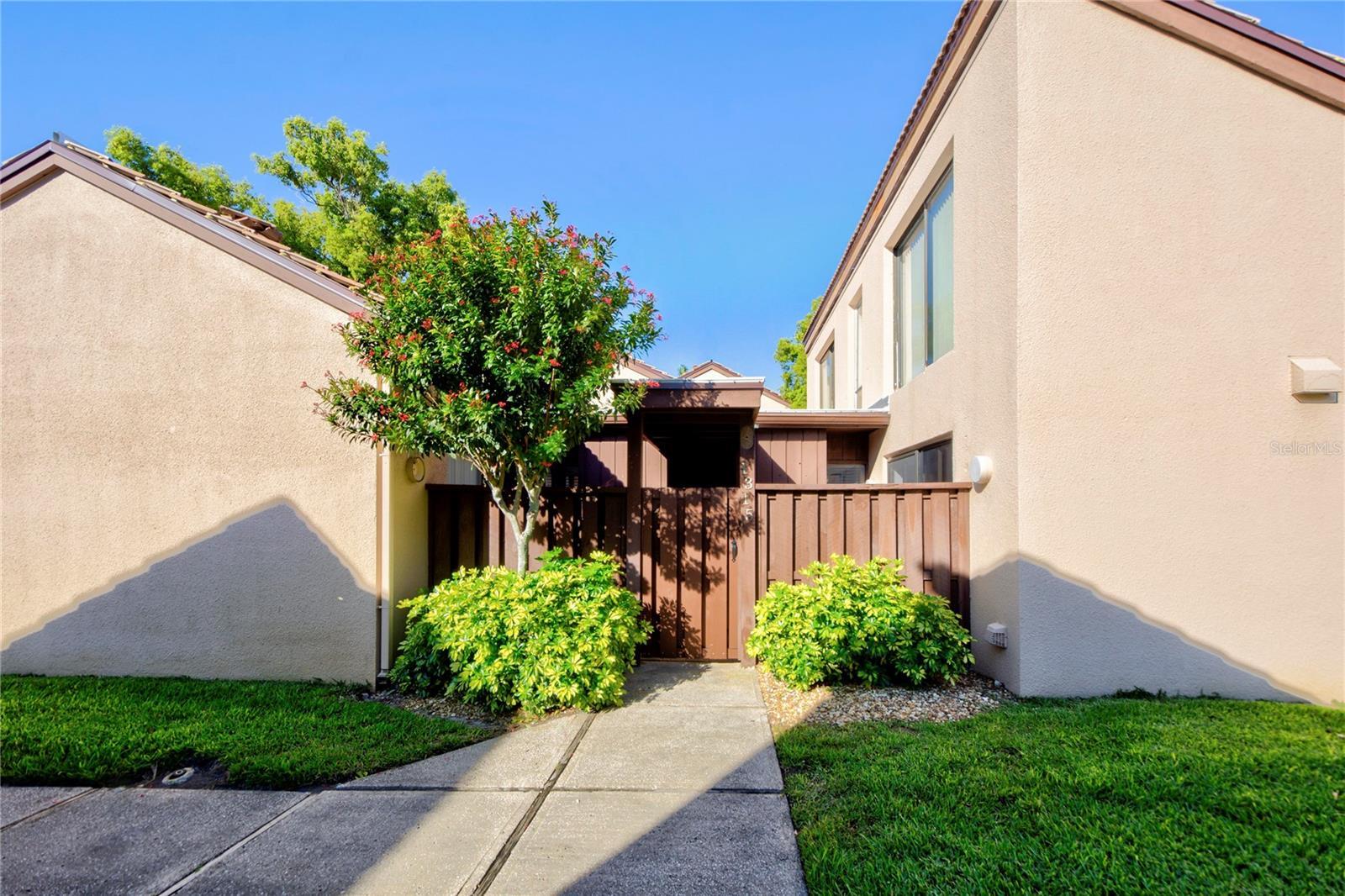 1315 PELICAN CREEK CROSSING, ST PETERSBURG, FL lhrmls02091915