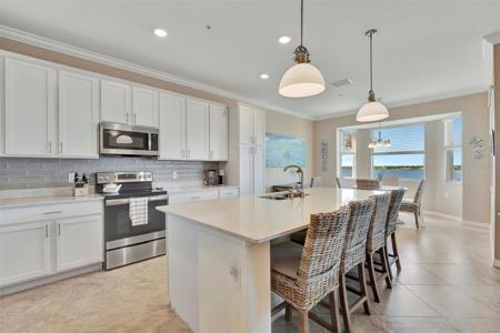 1020 TIDEWATER SHORES LOOP