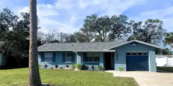 1920 TRAVELERS PALM DRIVE
