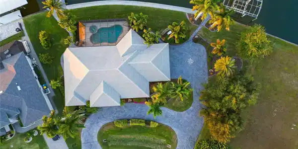 15490 SEAFOAM CIRCLE