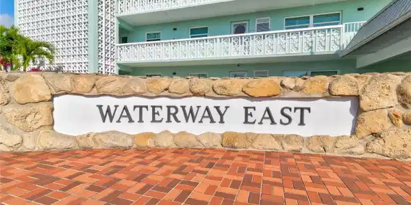 325 N CAUSEWAY