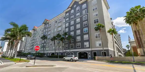 700 S HARBOUR ISLAND BOULEVARD