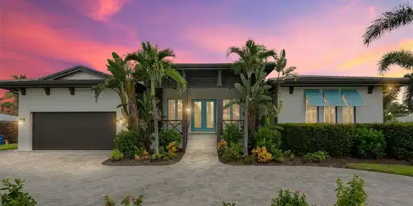 5569 CAPE LEYTE DRIVE