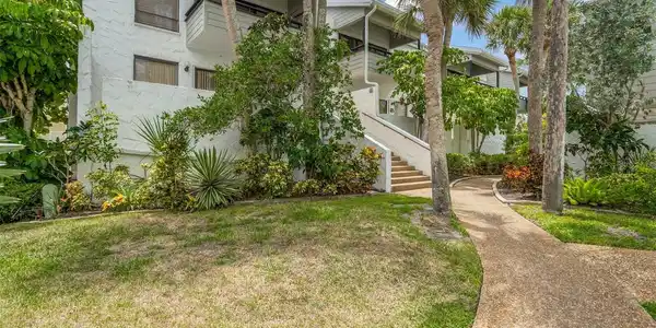 1555 TARPON CENTER DRIVE