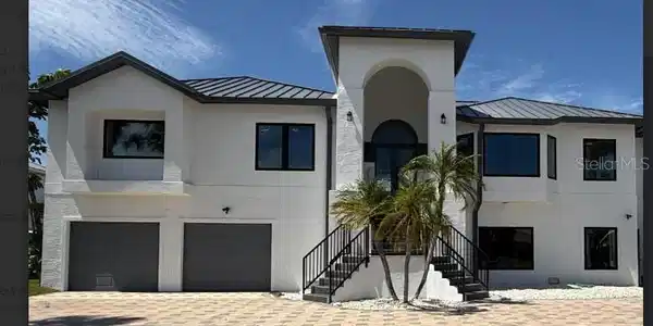 2047 N POINTE ALEXIS DRIVE
