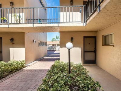2763 WOODGATE LANE