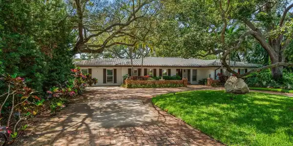 7 ROSERY LANE