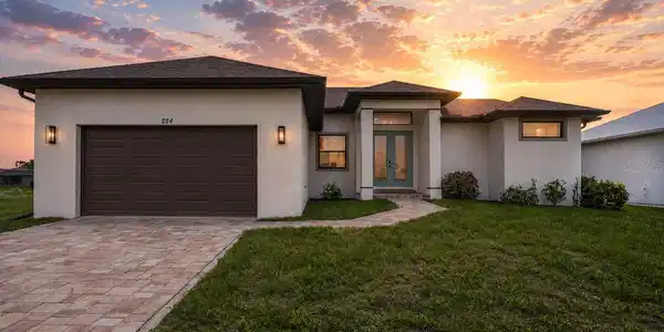 224 W PINE VALLEY LANE