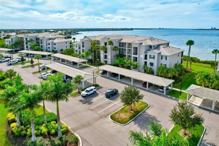 910 TIDEWATER SHORES LOOP