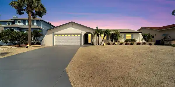 911 CHIPAWAY DRIVE