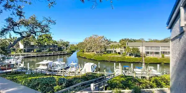 1607 BOATHOUSE CIRCLE