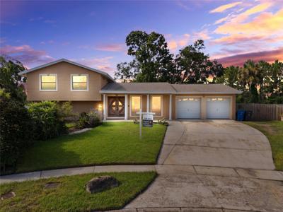 7001 BAYWOOD COURT