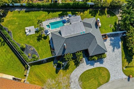 1307 RIVERVIEW CIRCLE