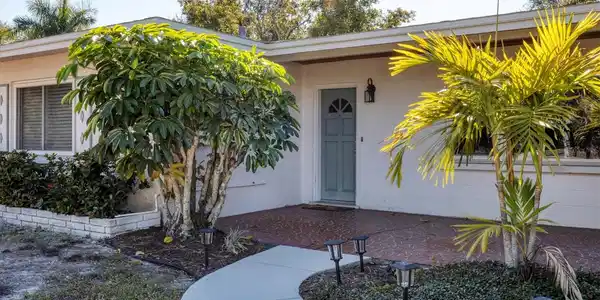 5201 STEVENS DRIVE