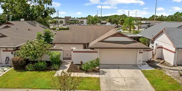 10813 VENICE CIRCLE