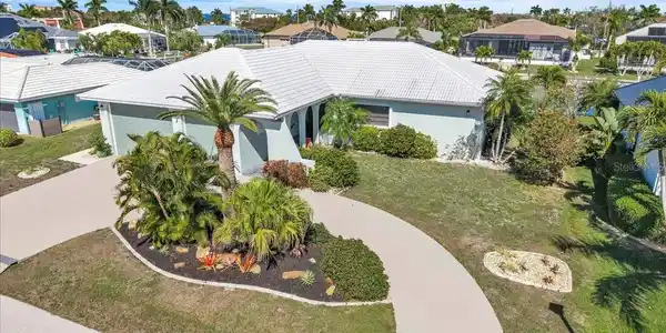 1116 HAWKS NEST COURT