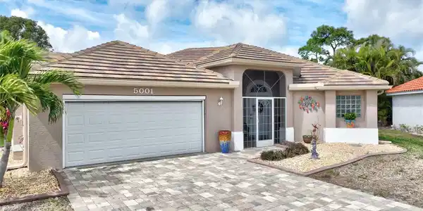 5001 KING TARPON DRIVE