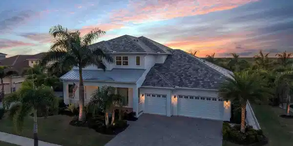 826 MANNS HARBOR DRIVE