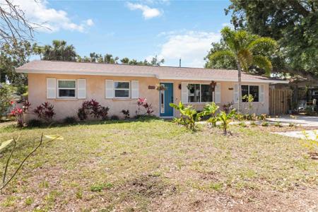 2922 WILLIAMSBURG STREET