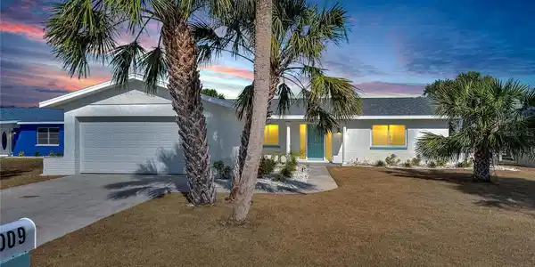 1009 SPINDLE PALM WAY