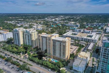 750 N TAMIAMI TRAIL