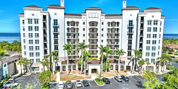 3333 SUNSET KEY CIRCLE