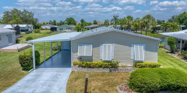 824 BRIAR GLEN COURT