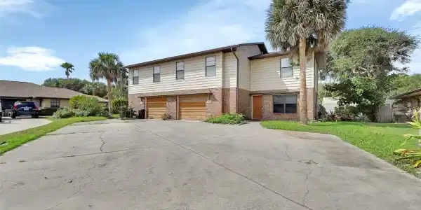 3838 SANDSTONE COURT